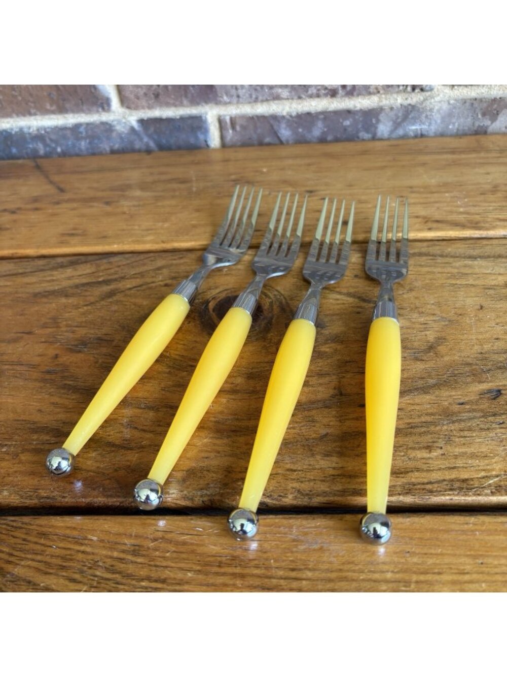 4 Cambridge Carnival MCM Yellow Plastic Handles Dinner Forks Stainless